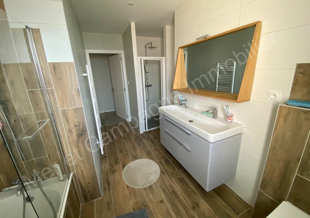 ND1-1013_iOHz_-6CS3w_SgEkABIADQ