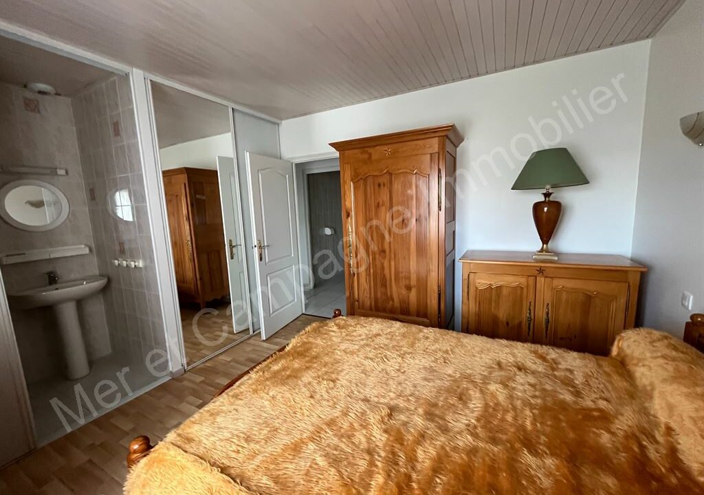 ND1-1180_-60ZWH1F9CfzOucyvstChg