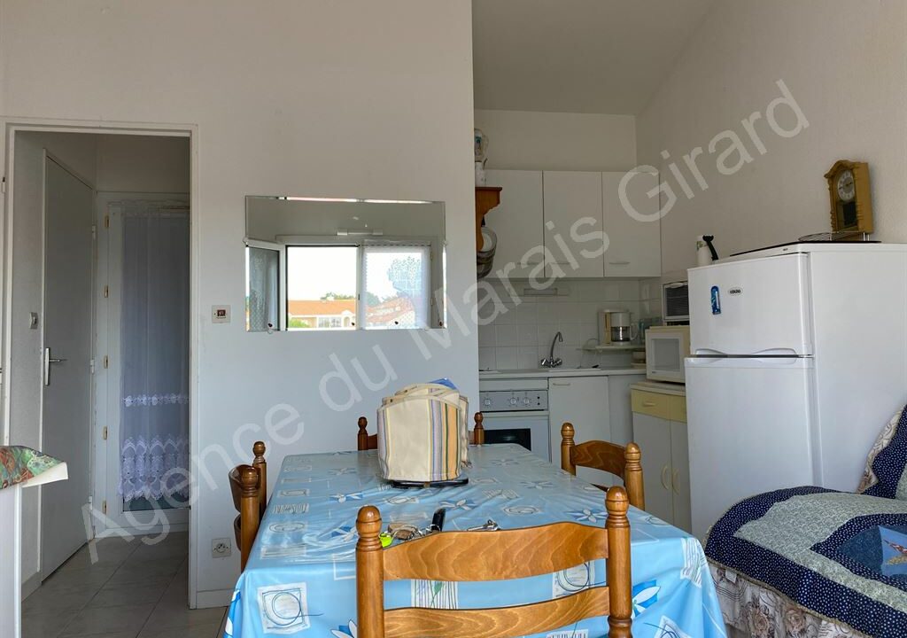 BF1-617_U_V2MjA6RdM4iGHMNS7NSg