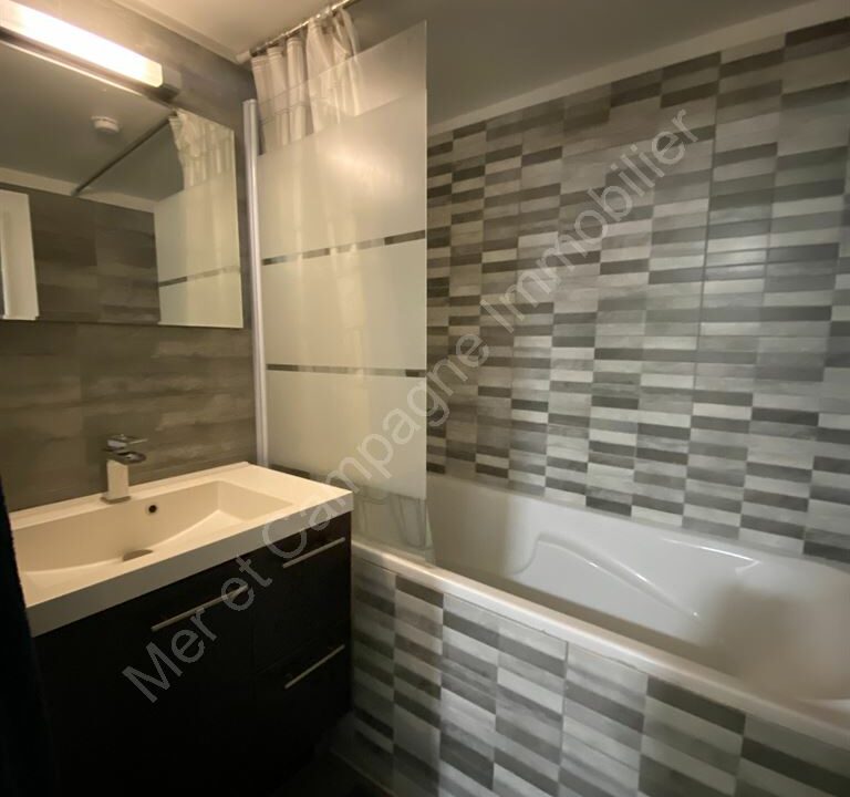 ND1-1122_nPvgg9f_-MXLbHzONhqu3g