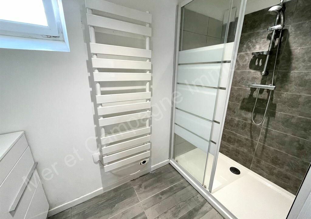 ND1-1190_3gllfrjZujfwaKIVeuUpRQ