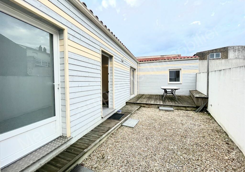 ND1-1210_1RrlKmr_Fv428f8BvcAU8w