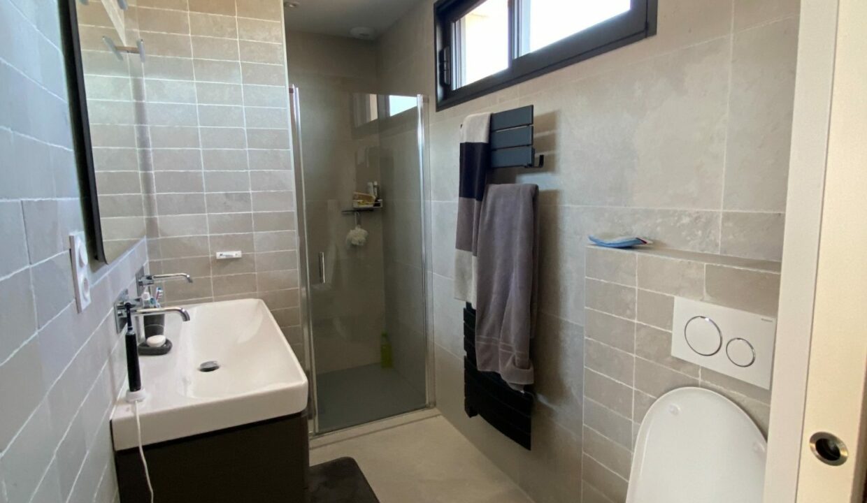 1769766169_VM2532_20_original