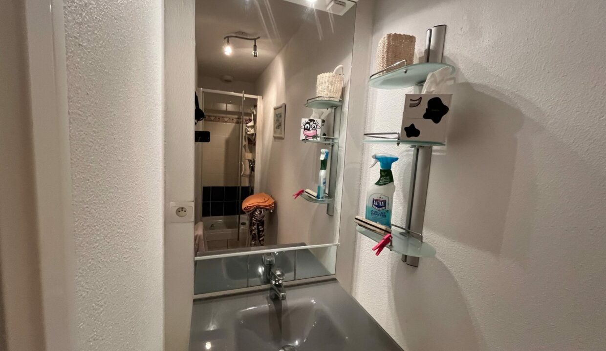 1769766662_VM2750_18_original