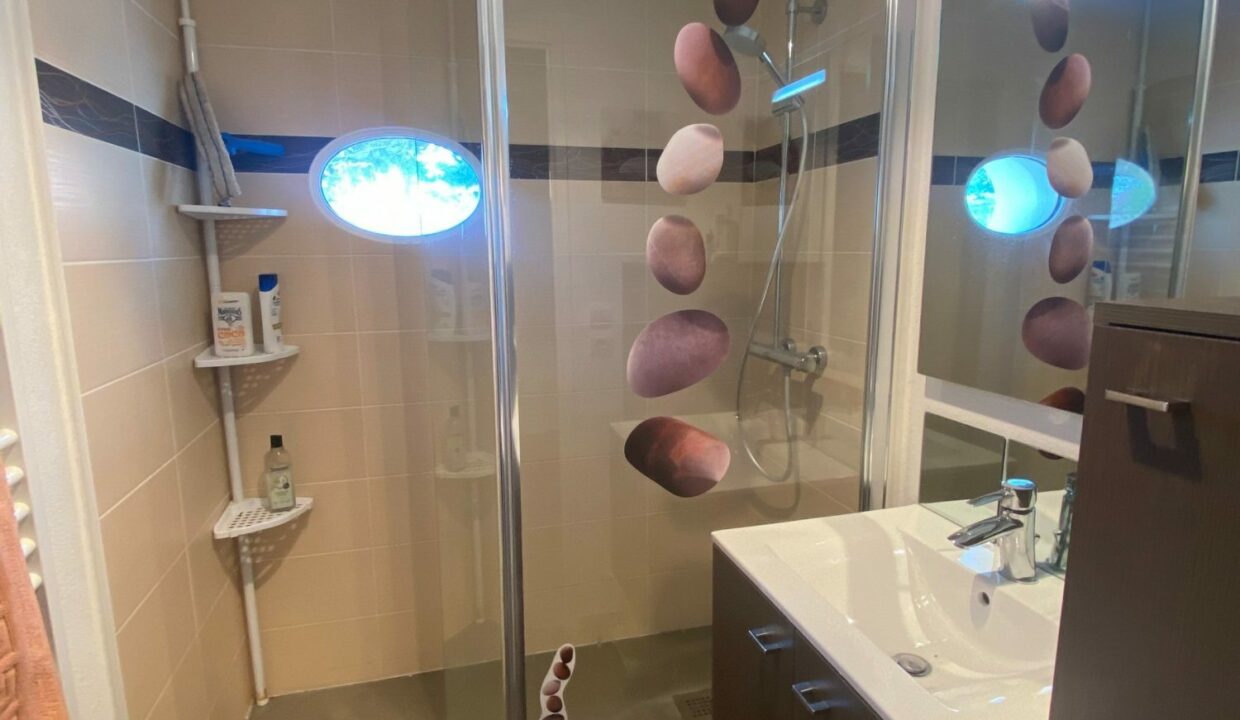 1769766663_VM2750_20_original