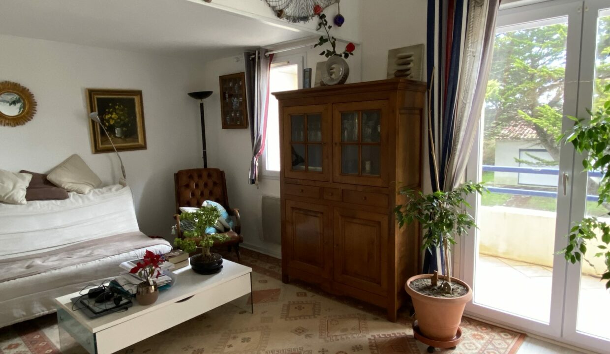 1770309804_VA2418_2_original