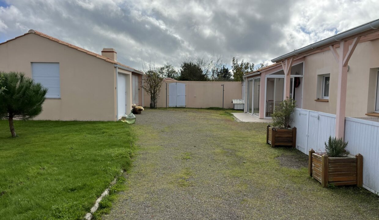 1770369975_VM2776_21_original