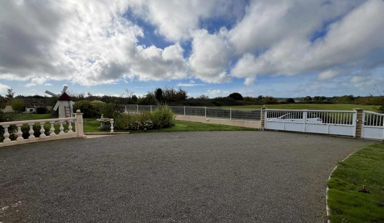 1770369976_VM2776_22_original