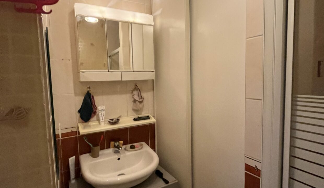 1770453794_VM2766_22_original