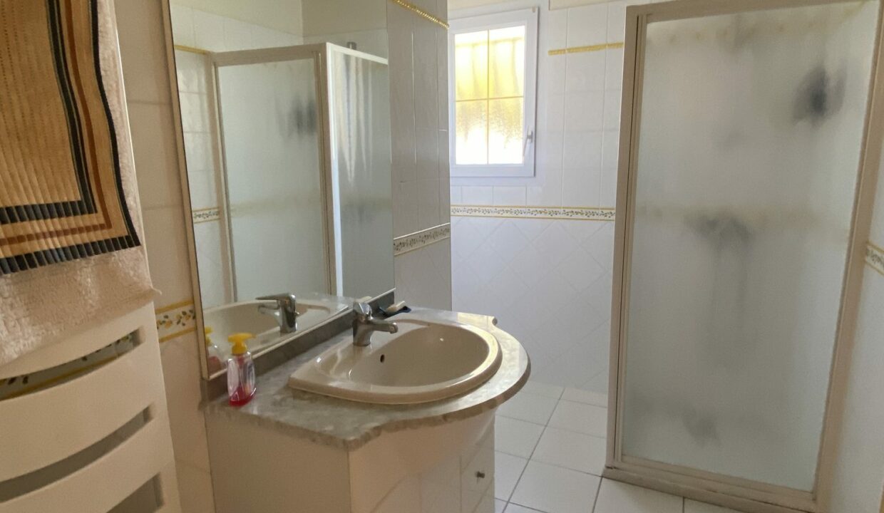 1770734723_VM3651_8_original