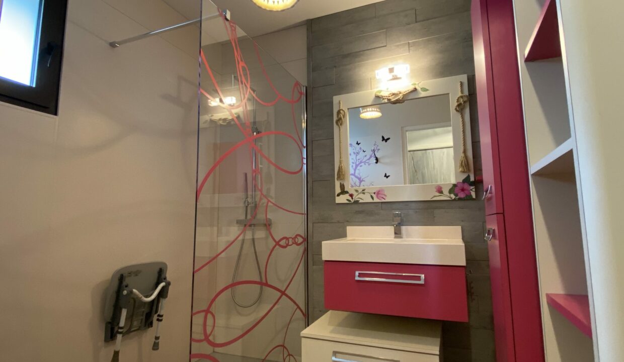 1771424983_VA2416_37_original