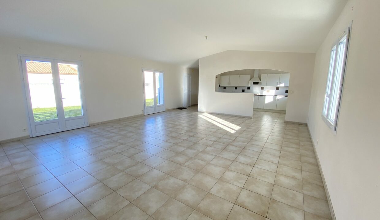 1771949439_VM3662_2_original