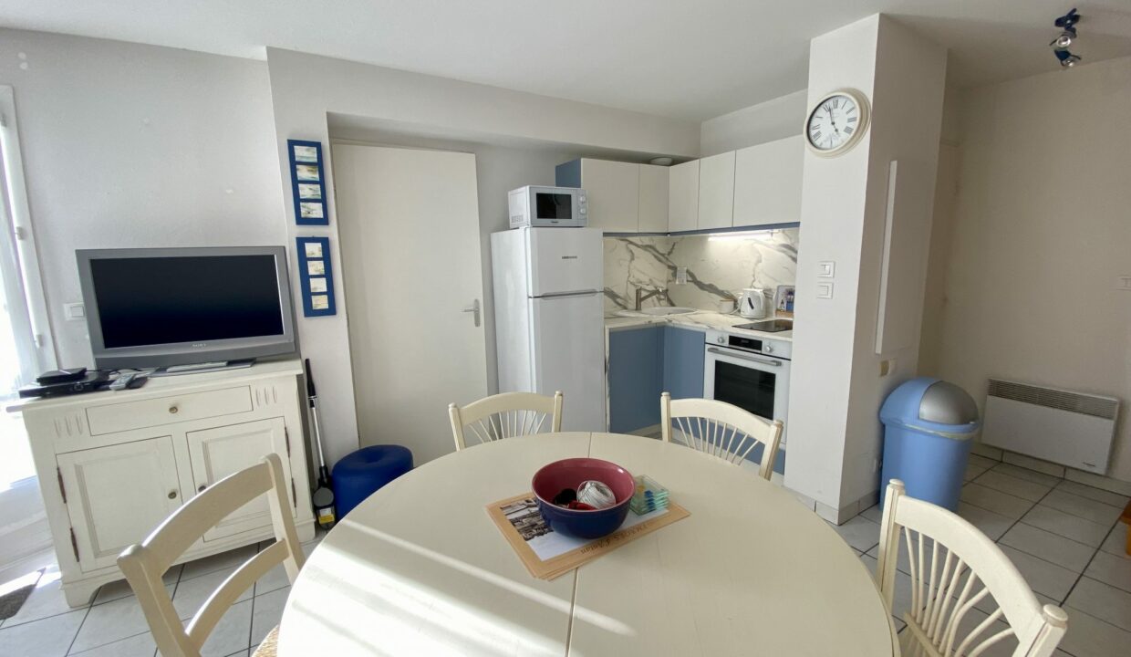 1772103723_VM3664_15_original