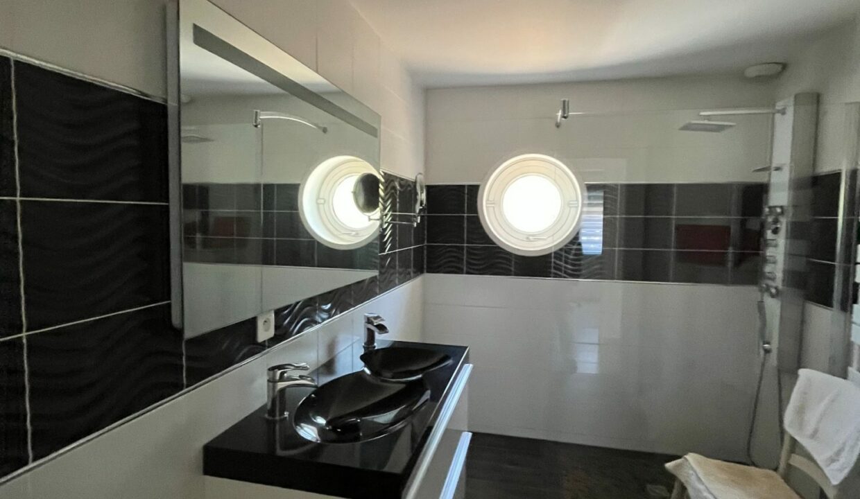 1769766609_VM2730_12_original