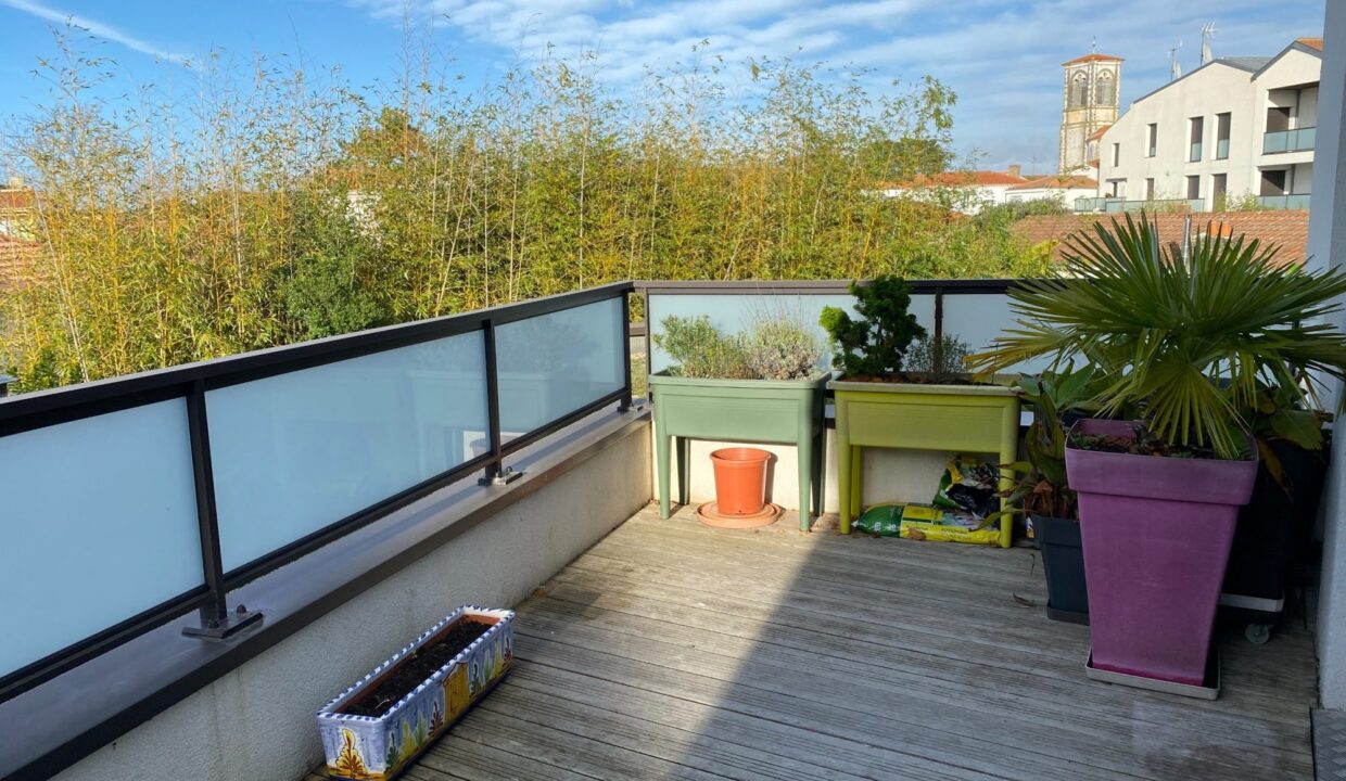 1769774826_VA2416_14_original