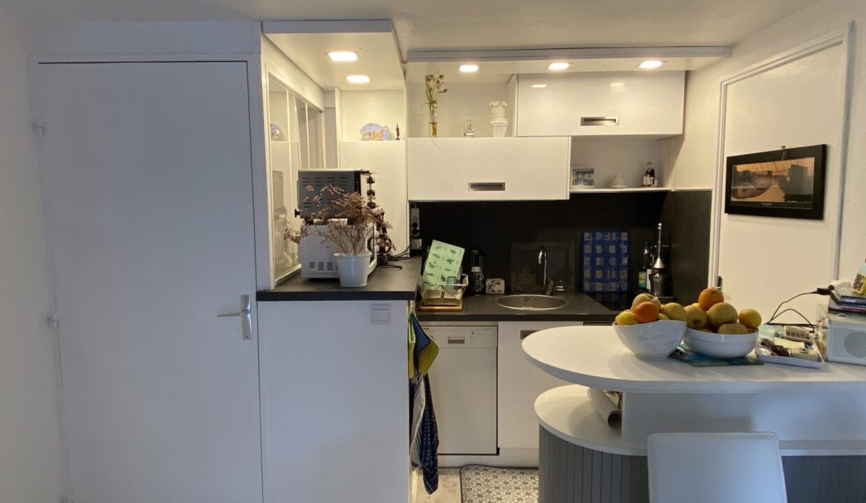 1770309805_VA2418_3_original