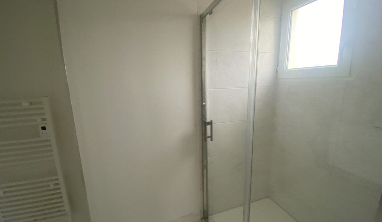 1770369550_VM2792_8_original