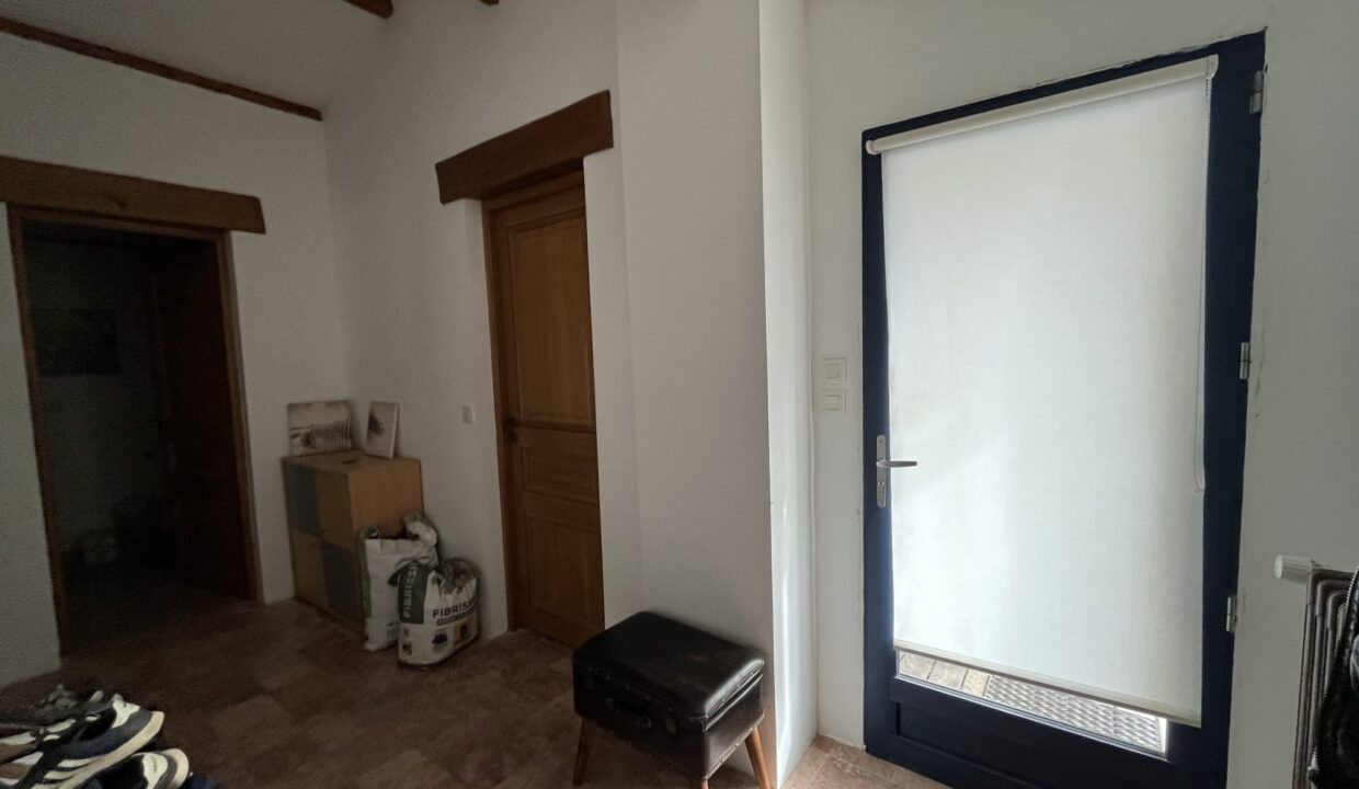 1770381446_VM2728_21_original