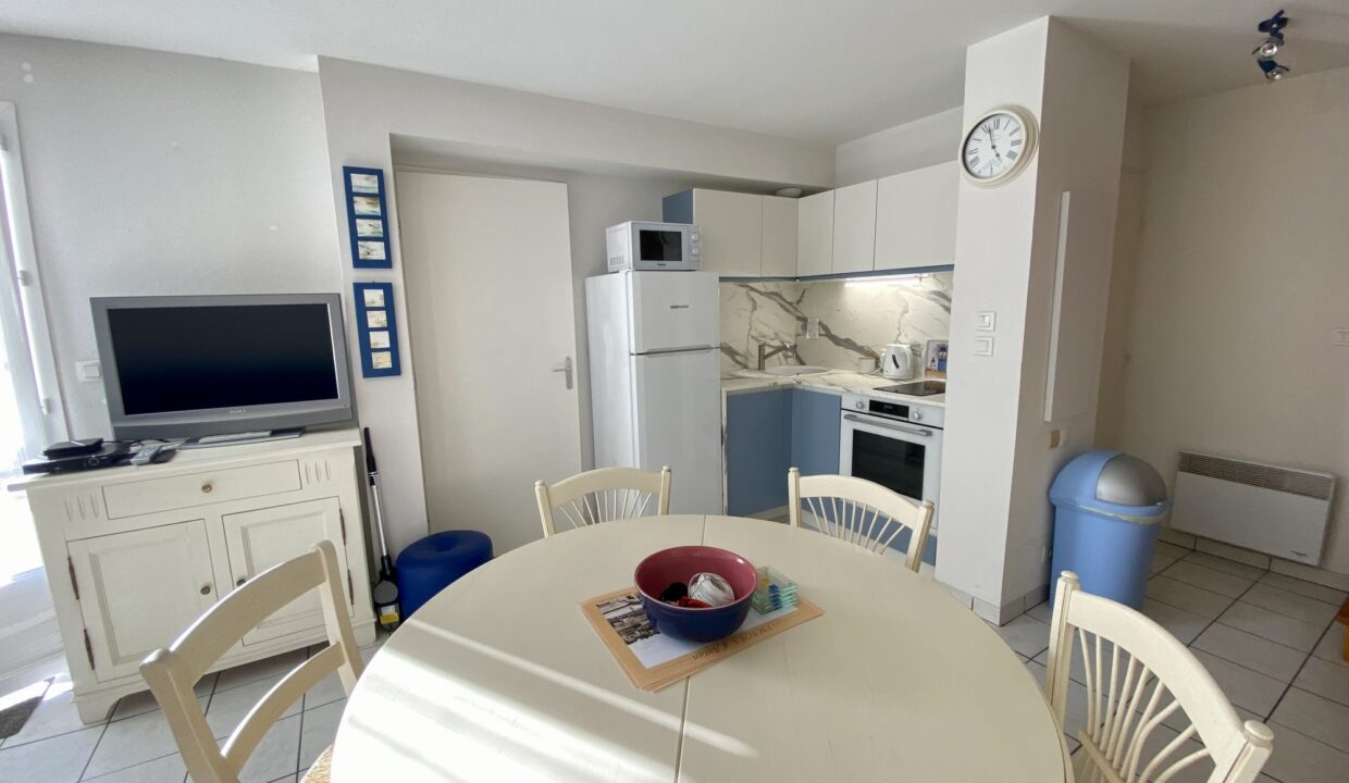 1772103723_VM3664_15_original