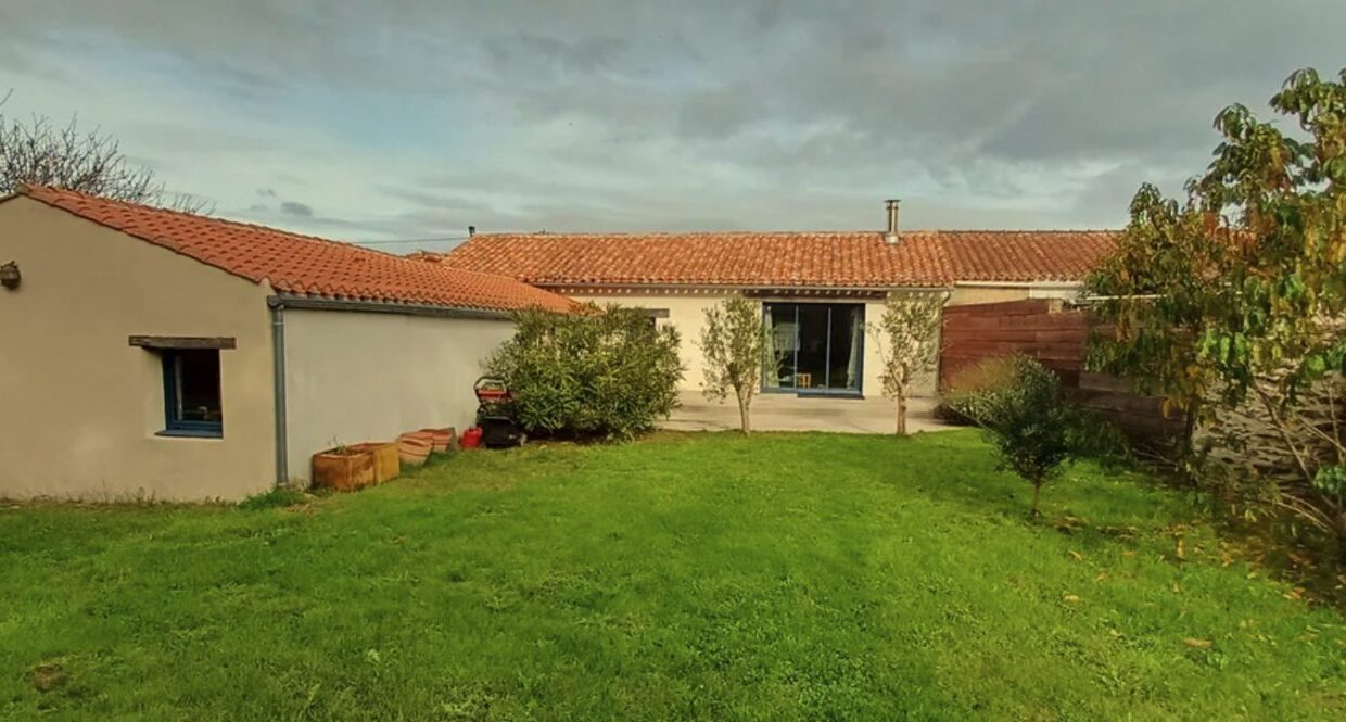 1772635503_VM2728_22_original