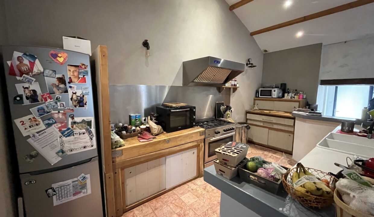 1772635505_VM2728_24_original