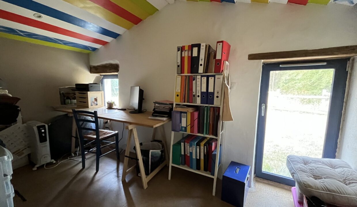 1772635506_VM2728_25_original