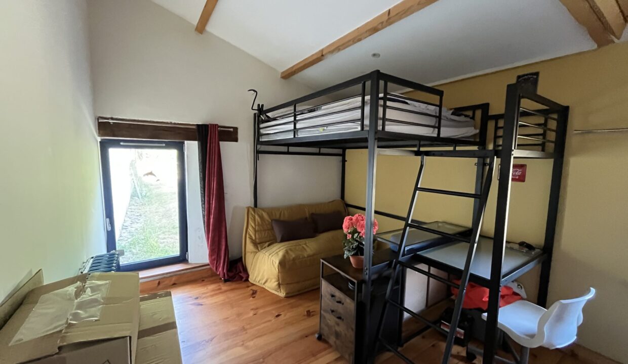 1772635507_VM2728_26_original