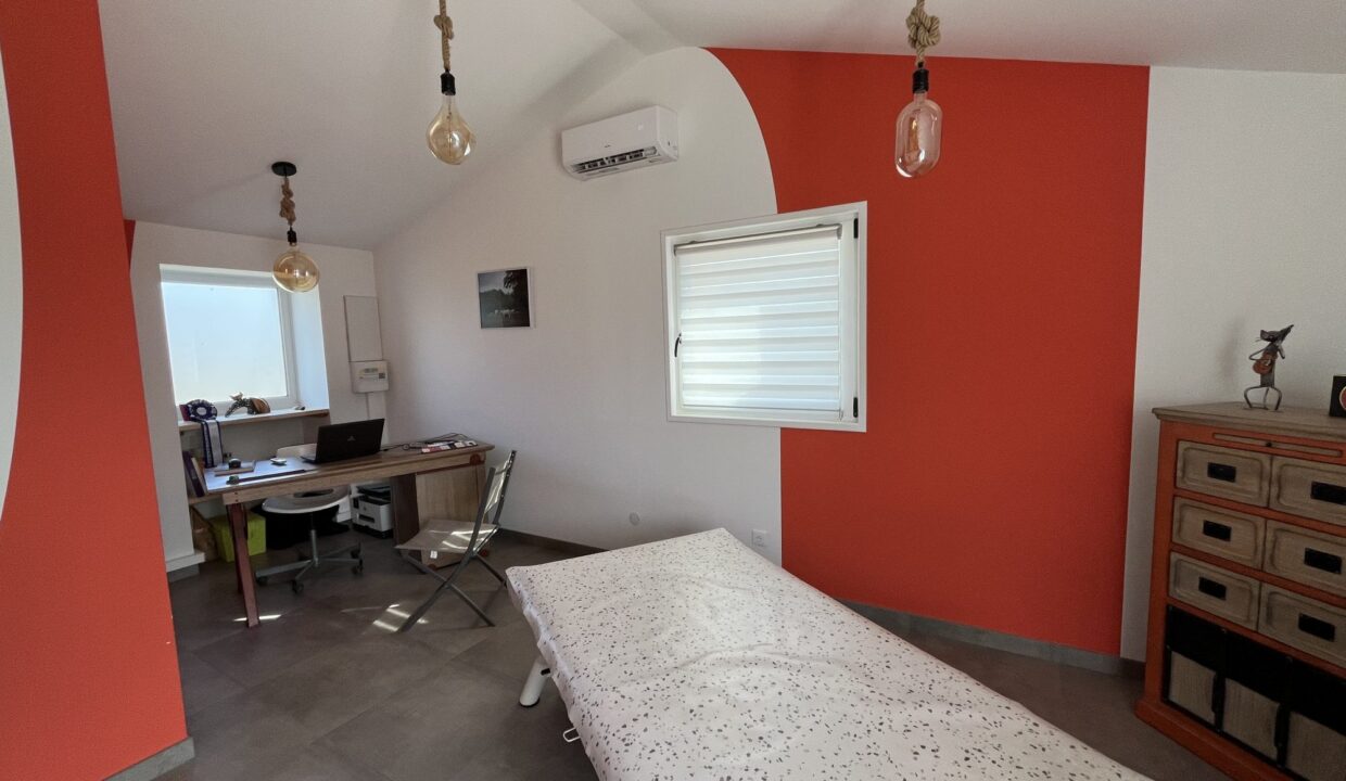 1772635512_VM2728_30_original