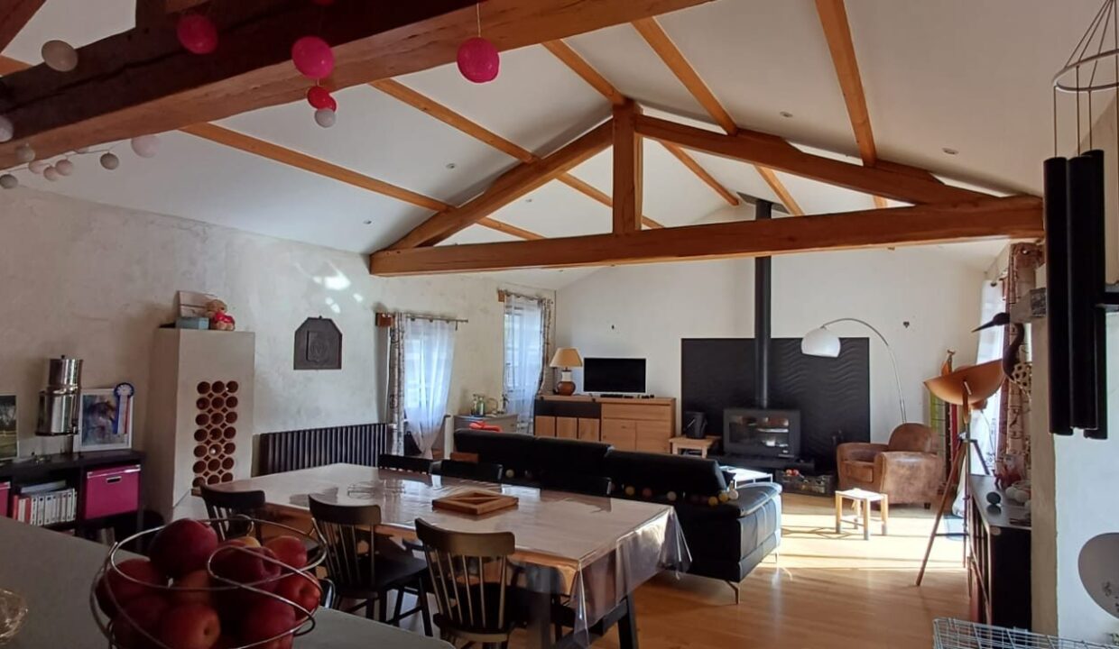 1772635514_VM2728_35_original