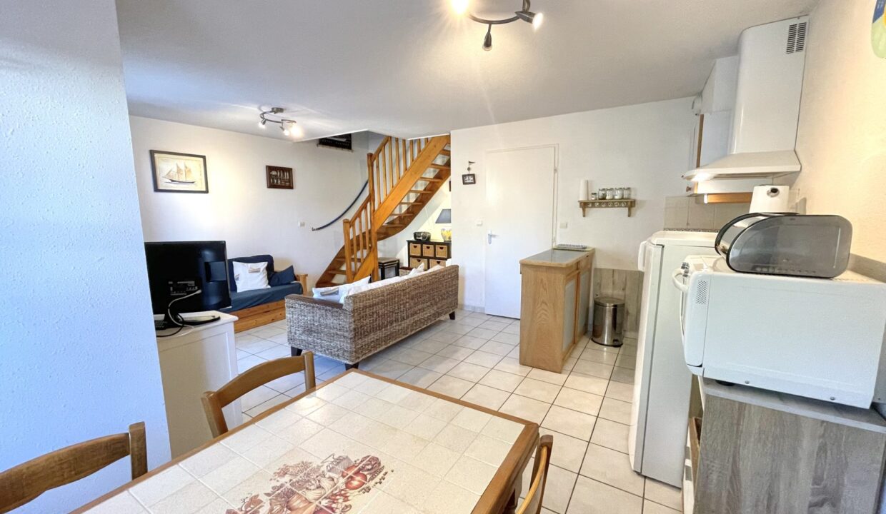 1773763755_VA2422_1_original