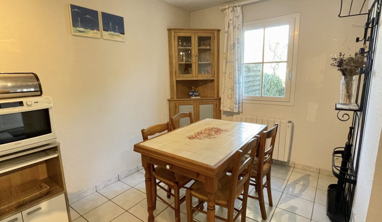 1773763757_VA2422_3_original