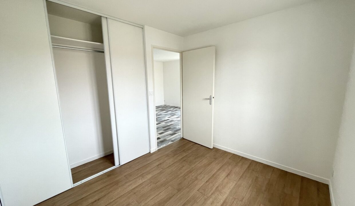 1775123406_LA2425_5_original