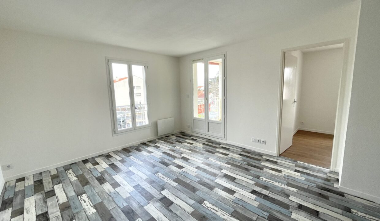 1775123408_LA2425_7_original