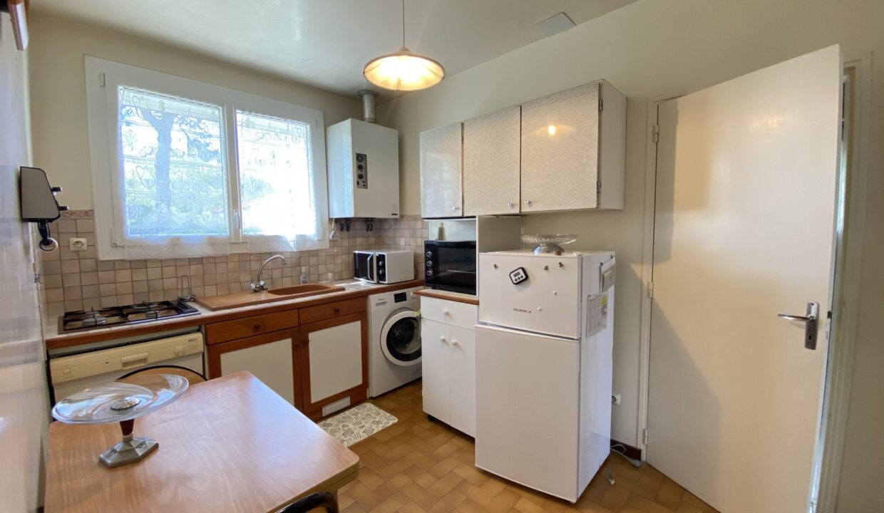 1776068693_VM3695_2_original