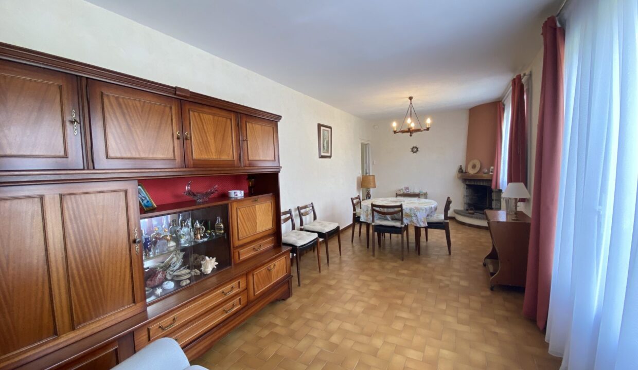 1776068695_VM3695_4_original