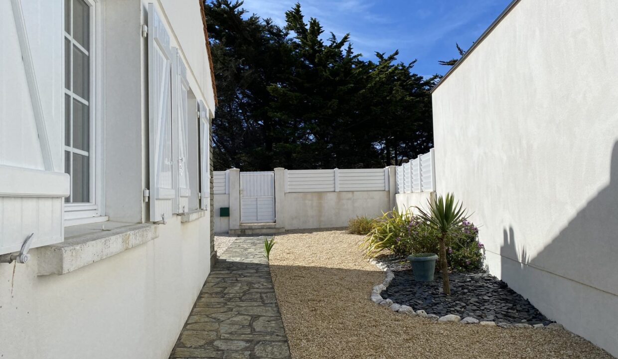 1777022955_VM3705_2_original