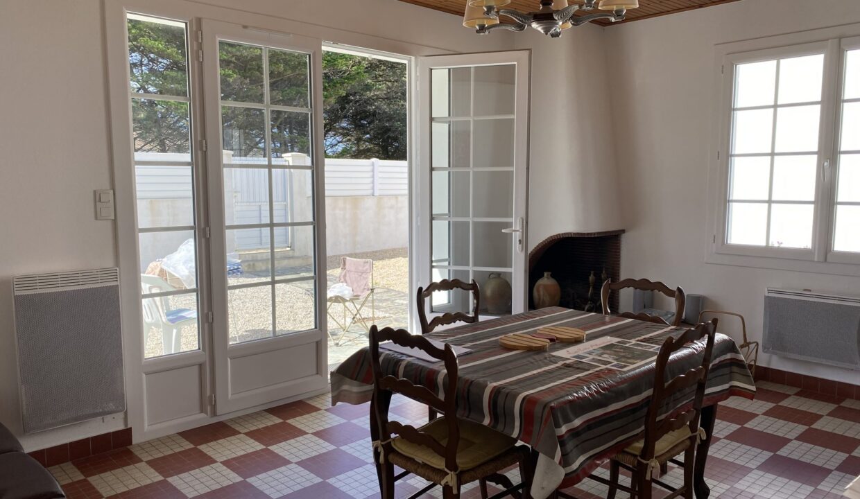 1777022962_VM3705_9_original