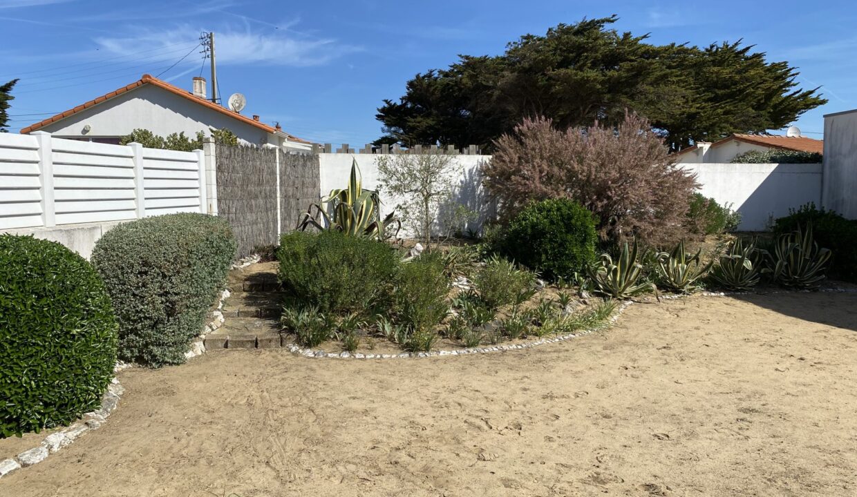 1777022965_VM3705_12_original